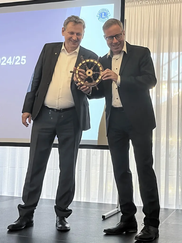 lions-2024-25-aemteruebergabe.jpg